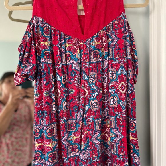 cold shoulder top TORRID - Picture 2 of 4